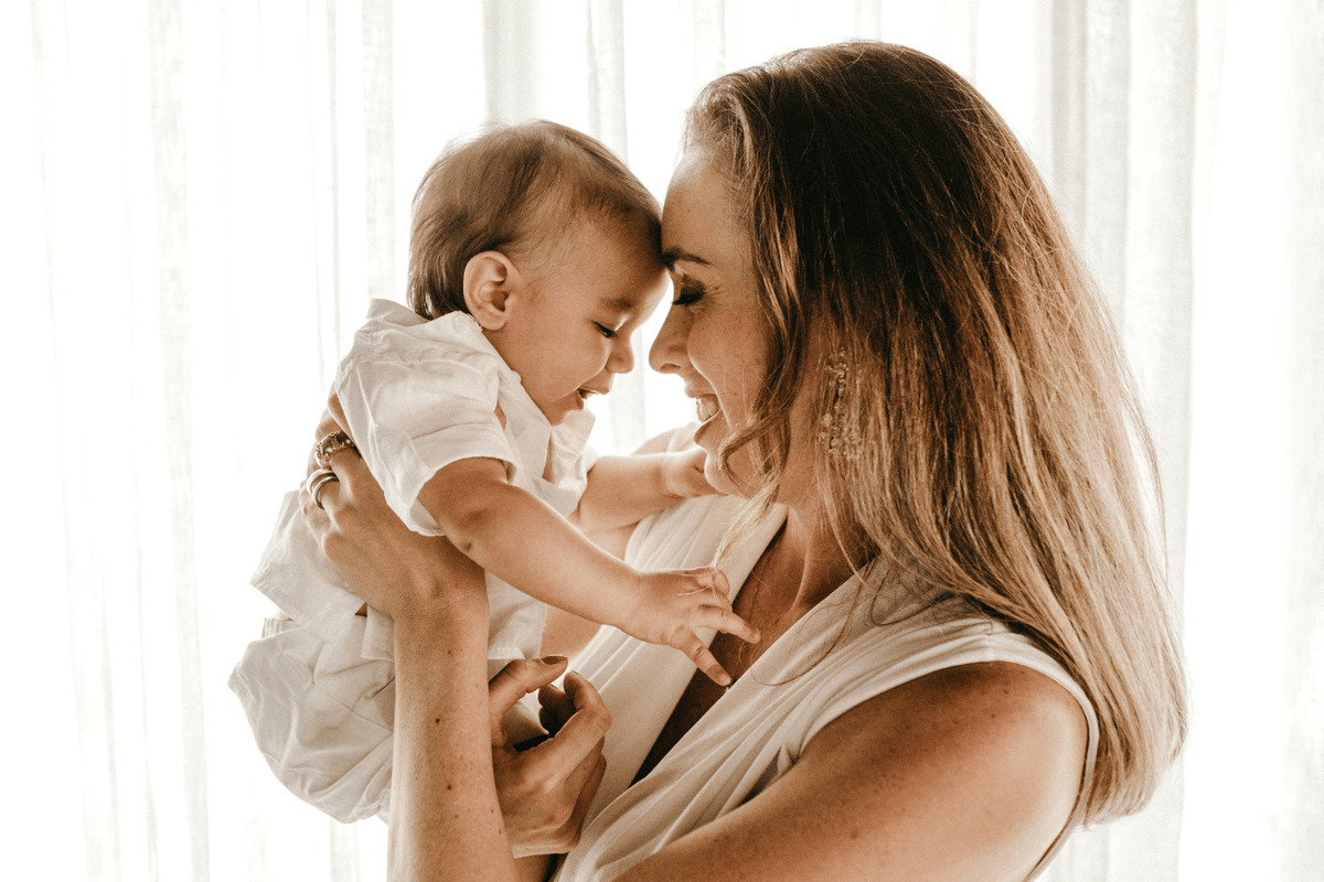 How Much Breast Milk Does a Baby Need Per Feeding? Age-by-Age Guide for Moms - Legendairy Milk