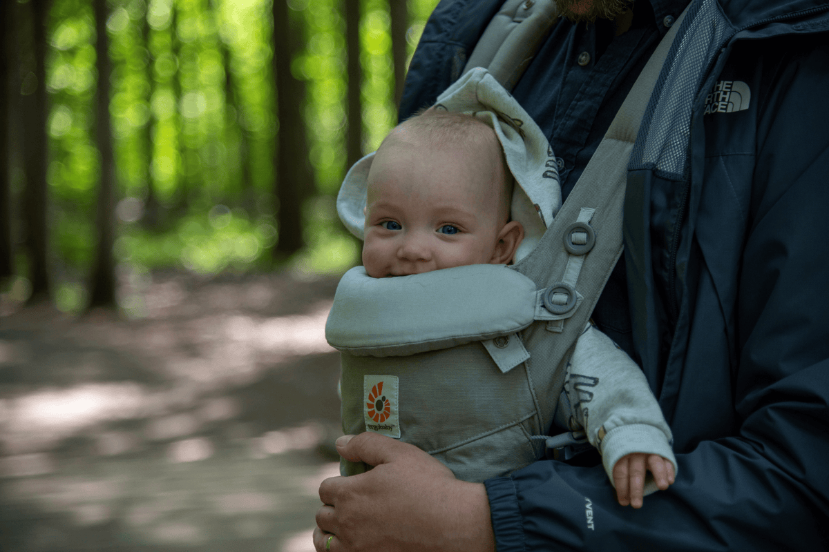 Your Guide to Baby-wearing & Breastfeeding in Public - Legendairy Milk
