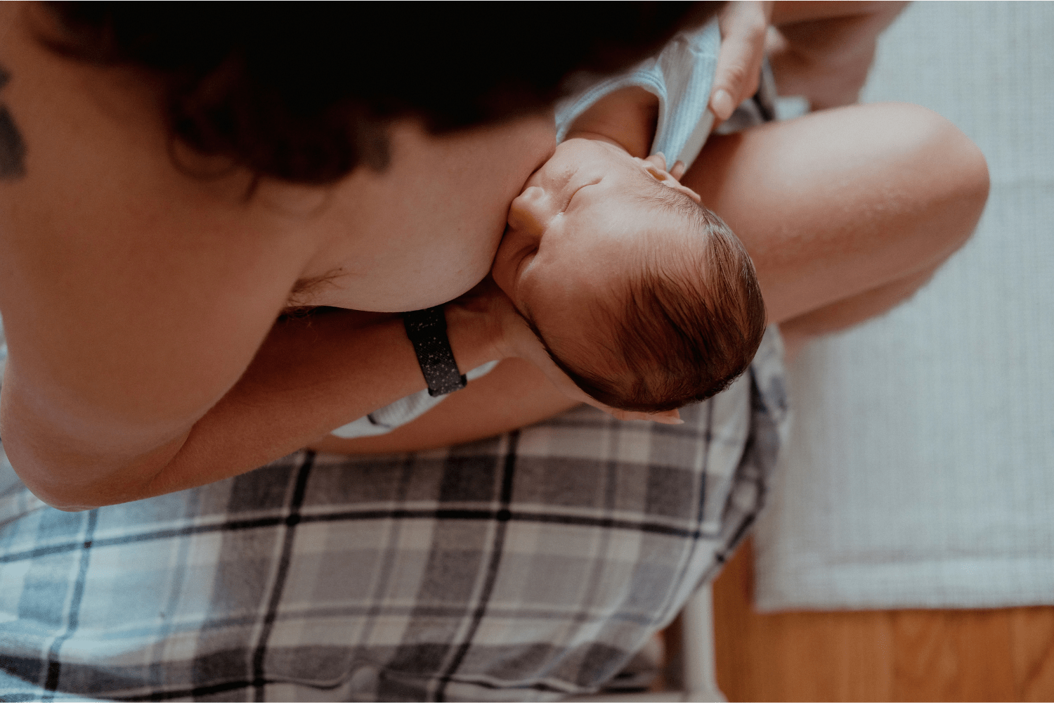 Distracted Breastfeeding: Tips for Nursing a Distracted Baby ...
