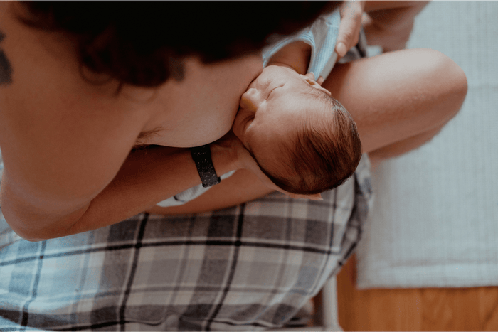 Nursing a Distractible Baby - Legendairy Milk