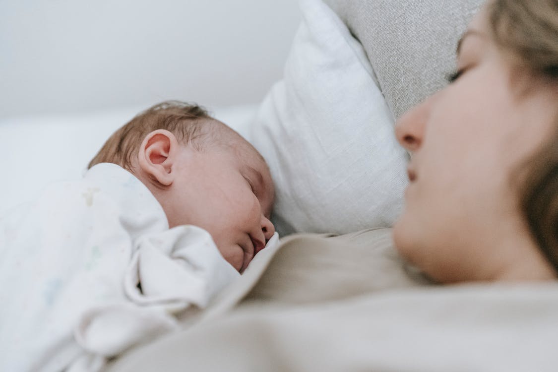 Tips for Getting Rid of a Painful Bleb Milk Blister - Legendairy Milk